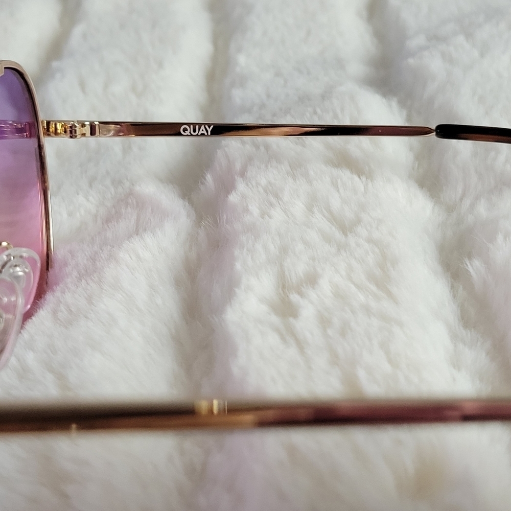 QUAY // ltd ed lizzo collab purple lens gold embossed metal frame aviators - Picture 11 of 16